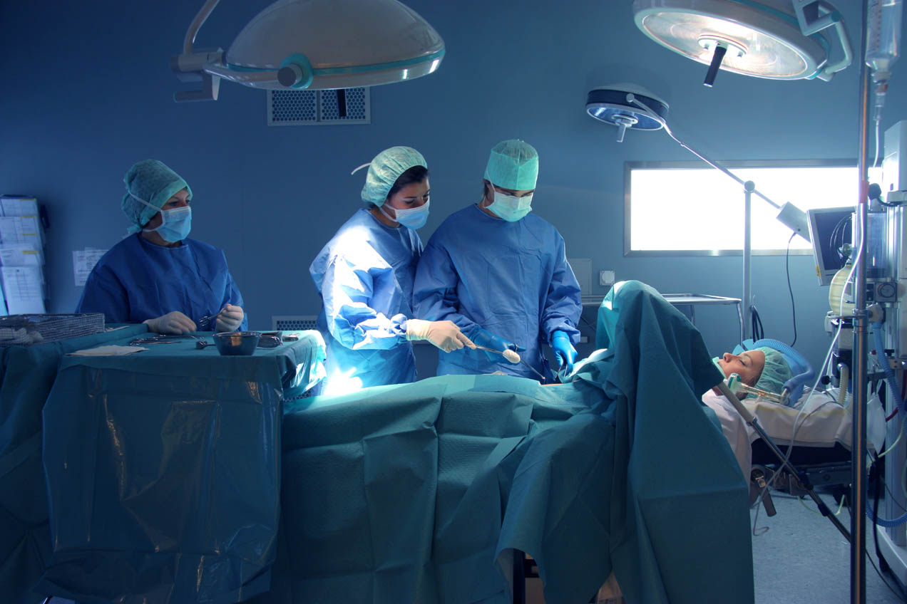 surgeons in operative room